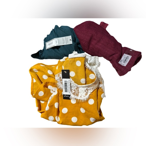 NWT Clothes Bundle Of 10 💫 - Picture 3 of 3